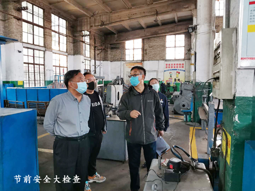 1589526509659916.jpg 02 勞動節(jié)里公交忙(節(jié)前安全大檢查).jpg