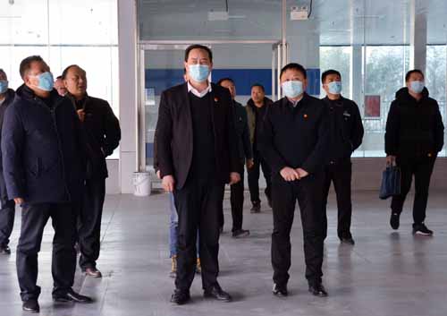 市交通運(yùn)輸局黨組書(shū)記、局長(zhǎng)彭仁來(lái)一行元旦期間深入公交調(diào)研